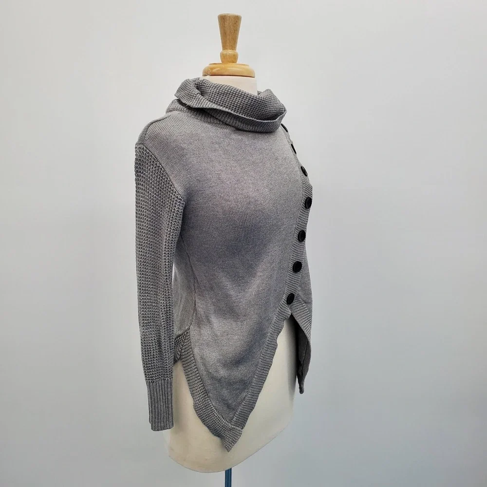 Womens Gray‎ Waffle Knit Cross Body Button Turtleneck Sweater Size S Long Sleeve